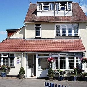 Penryn Guest House, Ensuite Rooms, Free Parking And Free Wifi